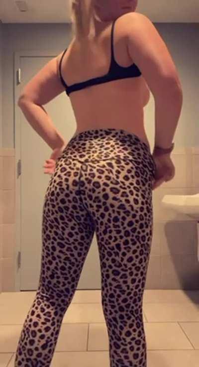 (F) new yoga pants