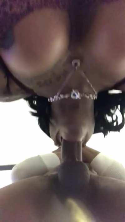 No kids left behide..🥴 more of her throat action collection in comments 👌🏾👇🏾