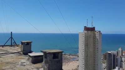 Video desde la terraza del edificio palacio cosmos en mardel bajando antenas