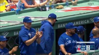 [Highlight] The Blue Jays get ahead in the first inning for the third straight game as Teoscar Hernandez just barely beats the monster with a 3-run missile