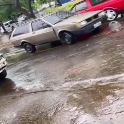 Creo que alguien se le olvido colocar el puente.