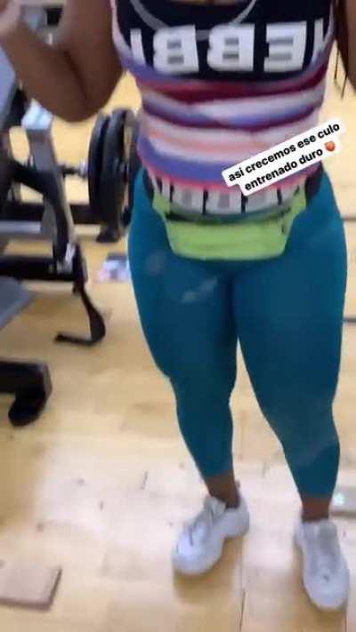 Wendy Mesi's Phat 🍑 In Blue