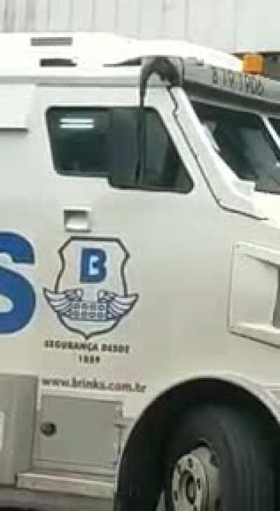 Só pode ser piada....