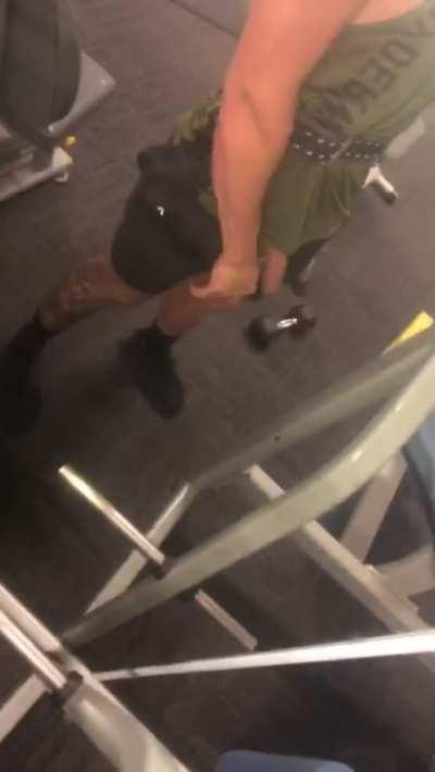 It’s a struggle trying to not get hard while working out (m) 24