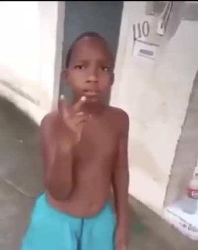 As vezes eu acho que debaixo da touca do mucalol tem uma cabeça igual desse mlk