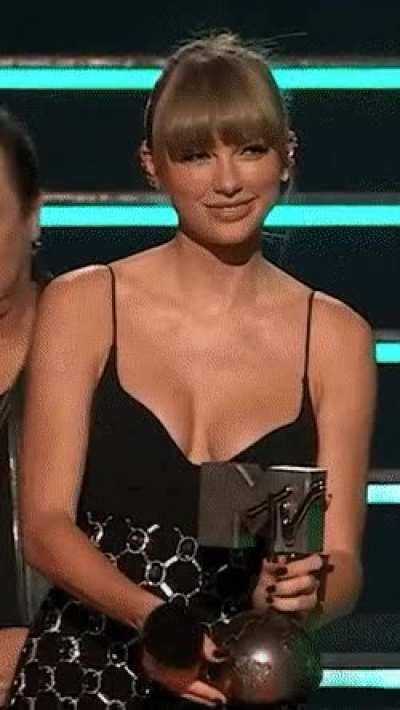 No doubt Taylor did this on purpose