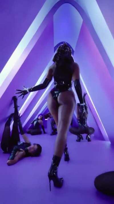 Previa do clipe 'Sem Filtro'