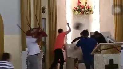 When a whole team sees a lone person in PVP