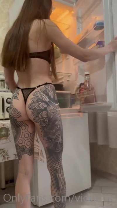 Video tutorial - How to open the refrigerator