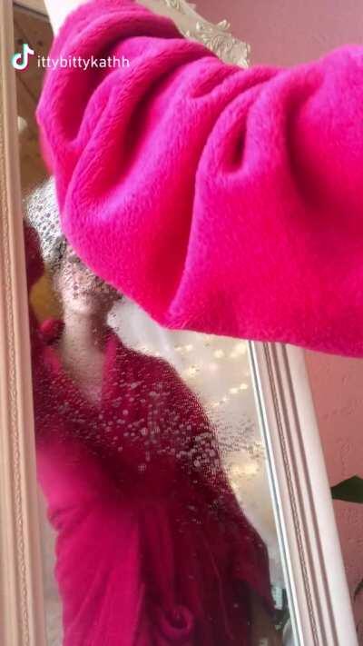 I tried the wipe it down challenge! My transitions aren’t perfect but I still hope you enjoy! :)