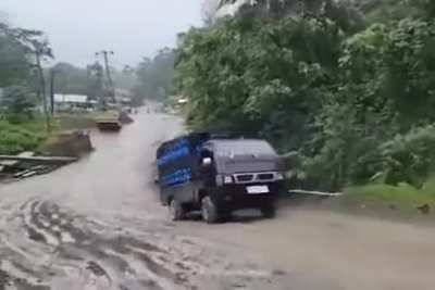 The muddy slope of despair, slayer of trucks.