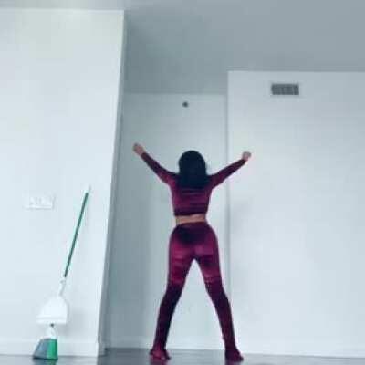 She deffo tryna get dicked down on ha bday 😈😂