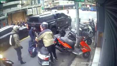 Pitbull Jumps Out of the Car Window and Attacks Scooter and Driver