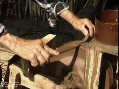 How traditional pitchforks were made. It took 6 years starting from orienting branches.