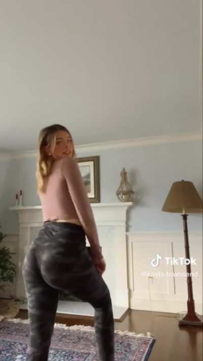 Showing off in the camo leggings 