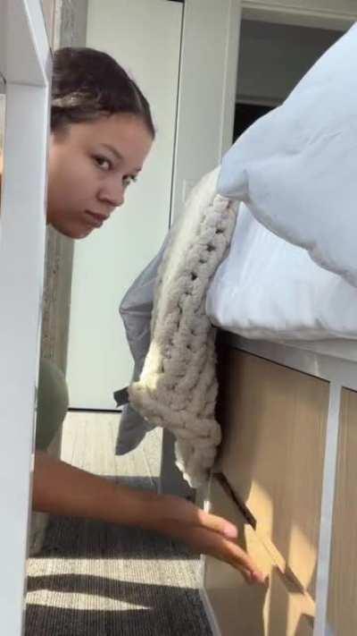 Imagine Waking Up And Seeing This View In Your Bathroom Getting Ready 🍑