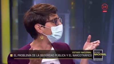 Diplomada en desviar las preguntas hasta extremos rídiculos. No es shitposting lamentablemente.