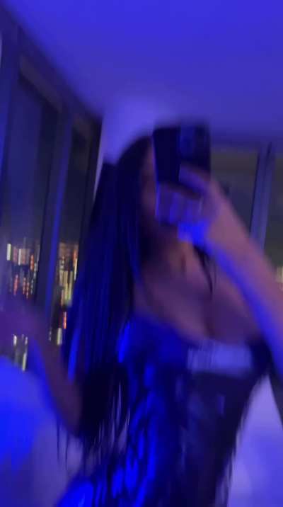 Looking for someone brave enough to tear off my dress.