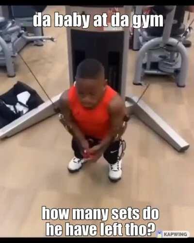 OMG DA BABY AT DA GYM!??!?!?