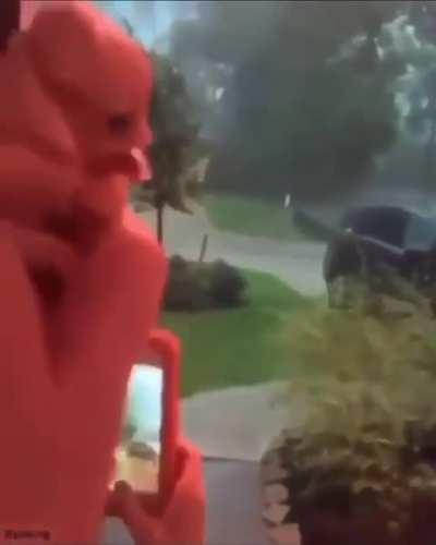 Olm ne güzel güneş vardı kaç gündür mk. Havaya bak utanmasa dolu yağıcak