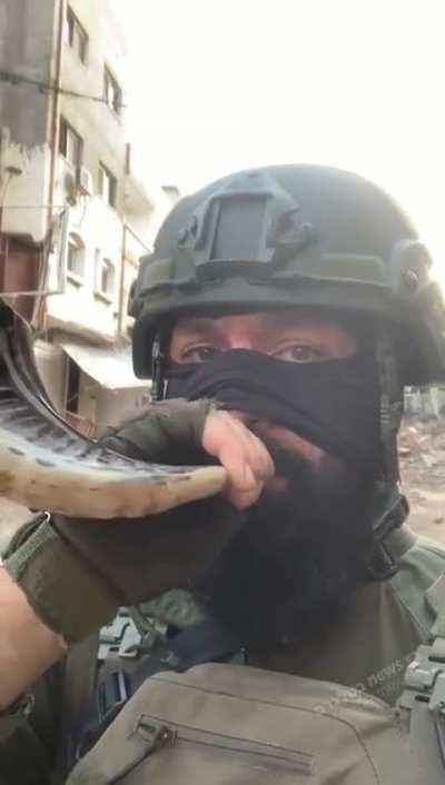 Blowing a shofar in the heart of Tulkarem 