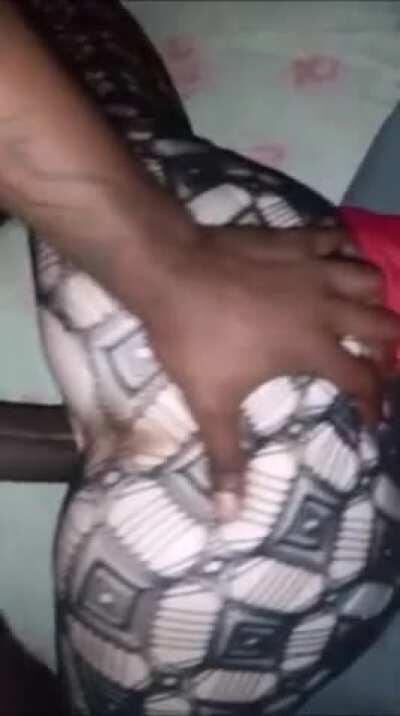 Giga dick makes her cream and scream