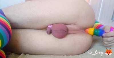 Playing with my butt :3