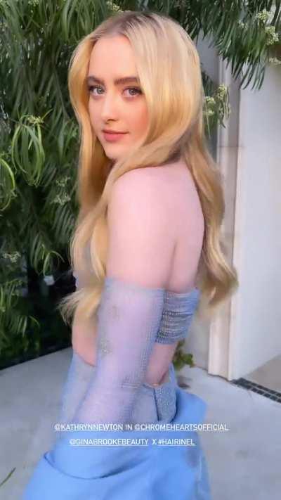 Posing before the Art Directors Guild Awards 2023