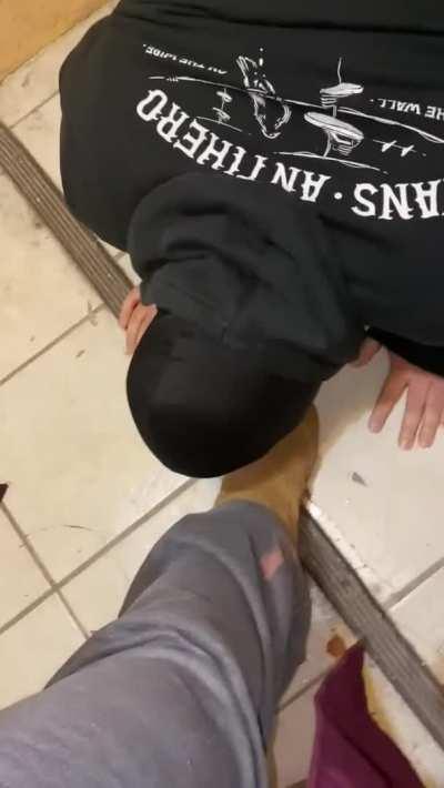 How my keyholder takes my keys. I'm a very lucky slave.