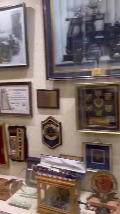 Un zurdo va a ver esto y se le va a zafar un tornillo