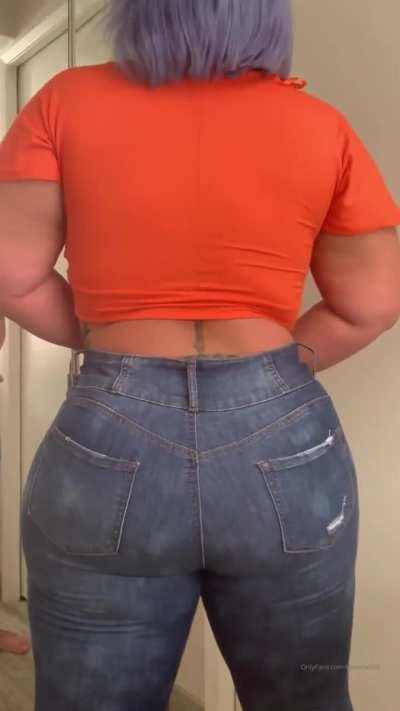 Thunda Getting Jeans Over That Phat Ass ! 🥵🎂