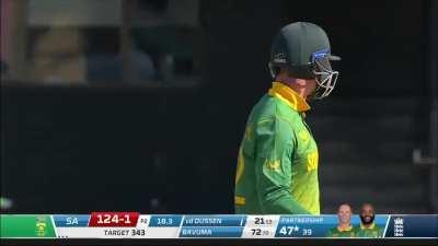 Jos Buttler and Rassie van der Dussen share a heated exchange