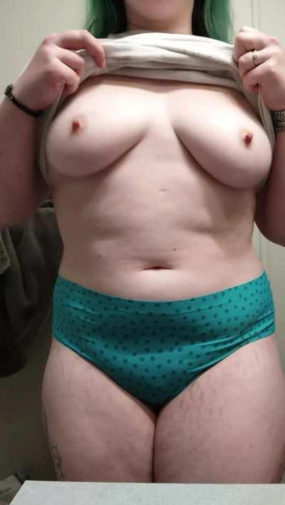 Do you like my chubby, jiggly self?! 😘