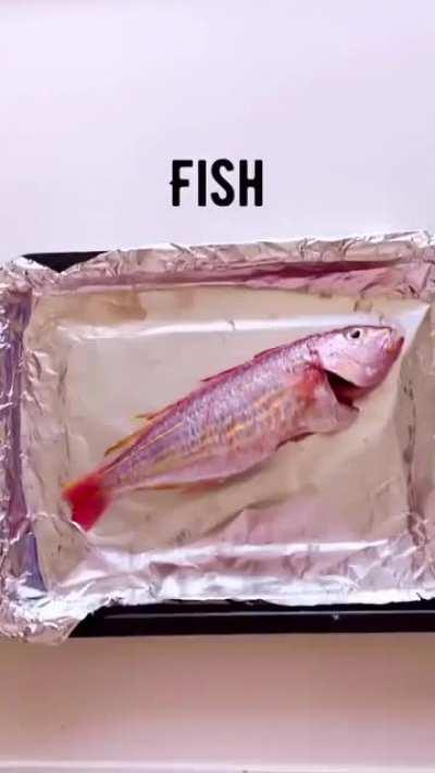 Want to learn how to make the Violet Evergarden Fish dinner from episode 1? Well here you go. The profile is @XOY on Instagram.