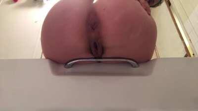 My second scat video. I did originally do a little butt wiggle at the start but it got cut off for some reason. Again sorry for no sound but I can’t upload videos only gifs.