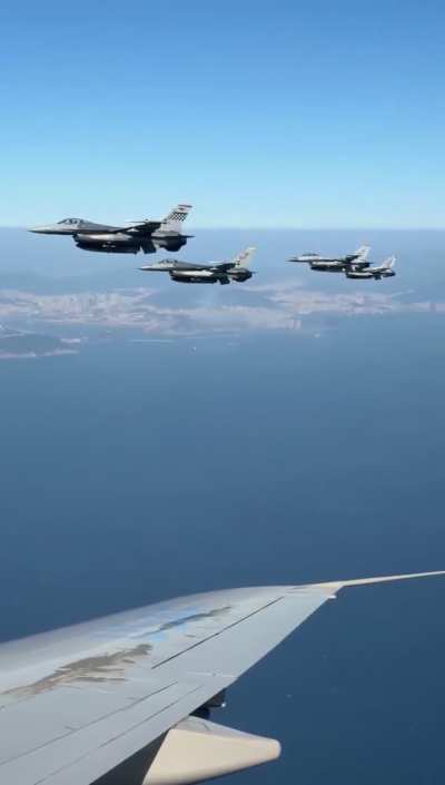 Two Korean and Two U.S. F-16’s escort Air Force One into South Korea
