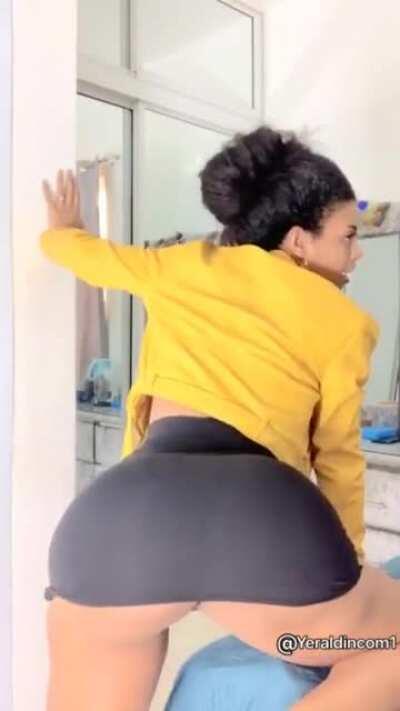 Dominican mami throwing it back pantyless