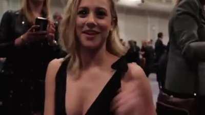 Lili Reinhart