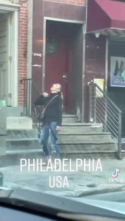 Miserable Walking Dead scenes in Philadelphia