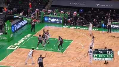 [Highlight] Tatum gives the Celtics the lead with a step back three