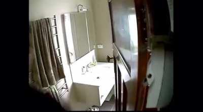 Mates prank good friend by replacing water with beer in his plumbing