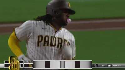 [Highlight] Josh Bell cranks a solo homer off Merril Kelly to cut the Dbacks lead to 1