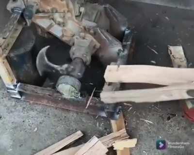 Wood chopping device