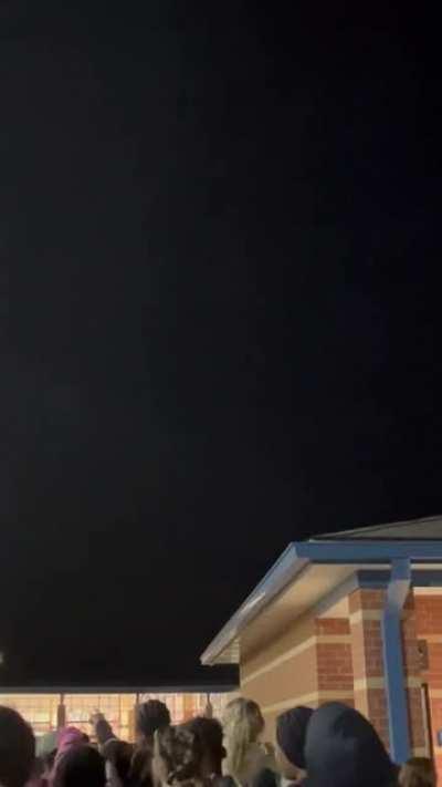 Everyone looses their shit when UFO/UAP skerts out after being observed observing wentzville mo 9/23/2022