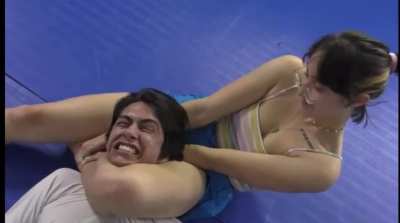 Kaia headscissors domination