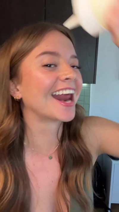 Susividal (susi vidal) gets me going like anything and the content she’s going for nowadays is amazing