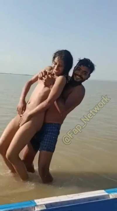 [ Special ] Couple Tapa Tap In River 2 Video 🔥💦💦👉🍌👌