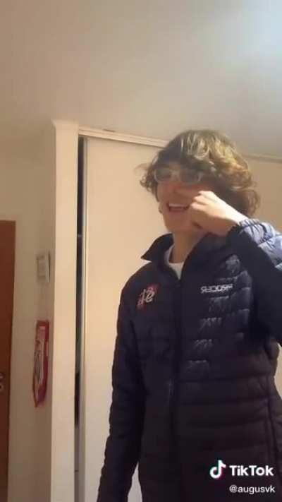 Nooooooo! se me cayo un idolo