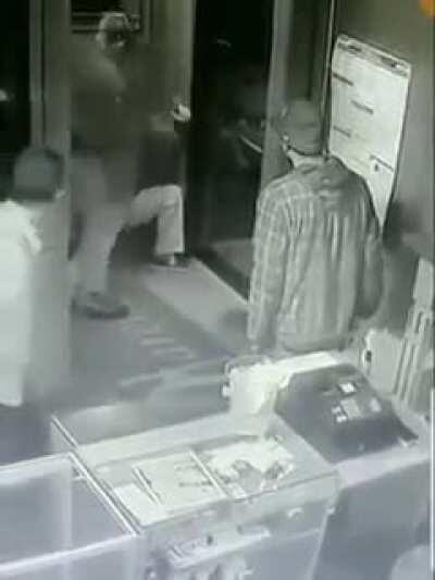 Man kicked out of strip club come backs with gun and gets KO’ed