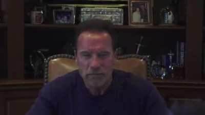 Arnold Schwarzenegger talks about the choppa on Mars